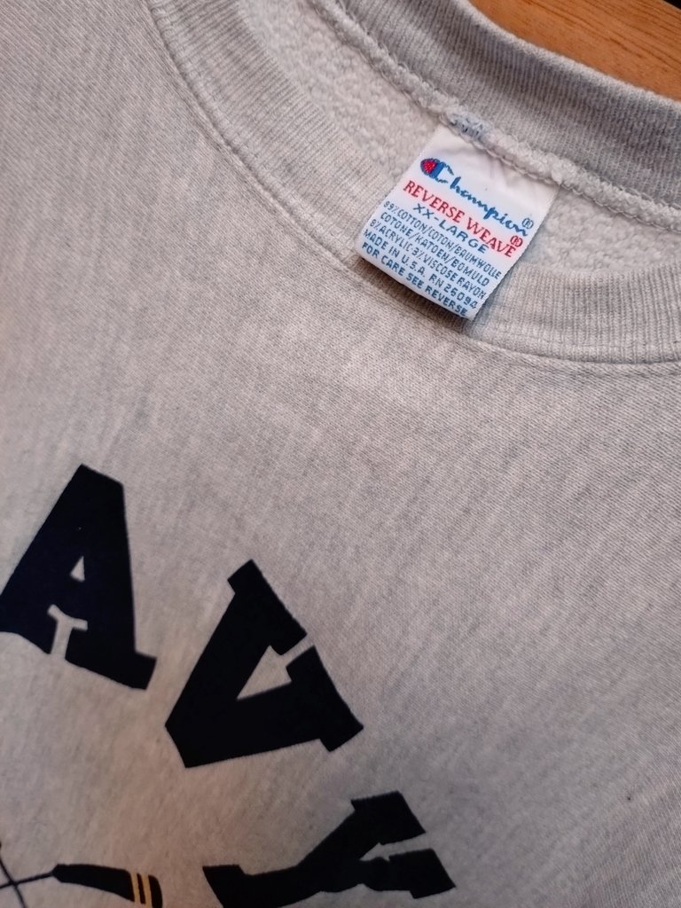 79_vintage's tweet image. 最近GETした #古着 
#Champion 
90's／ReverseWeave／XXL
珍しいNAVYプリント
1992刻印あり
袖にもプリントあってカワイイです👍
お気に入り🎵