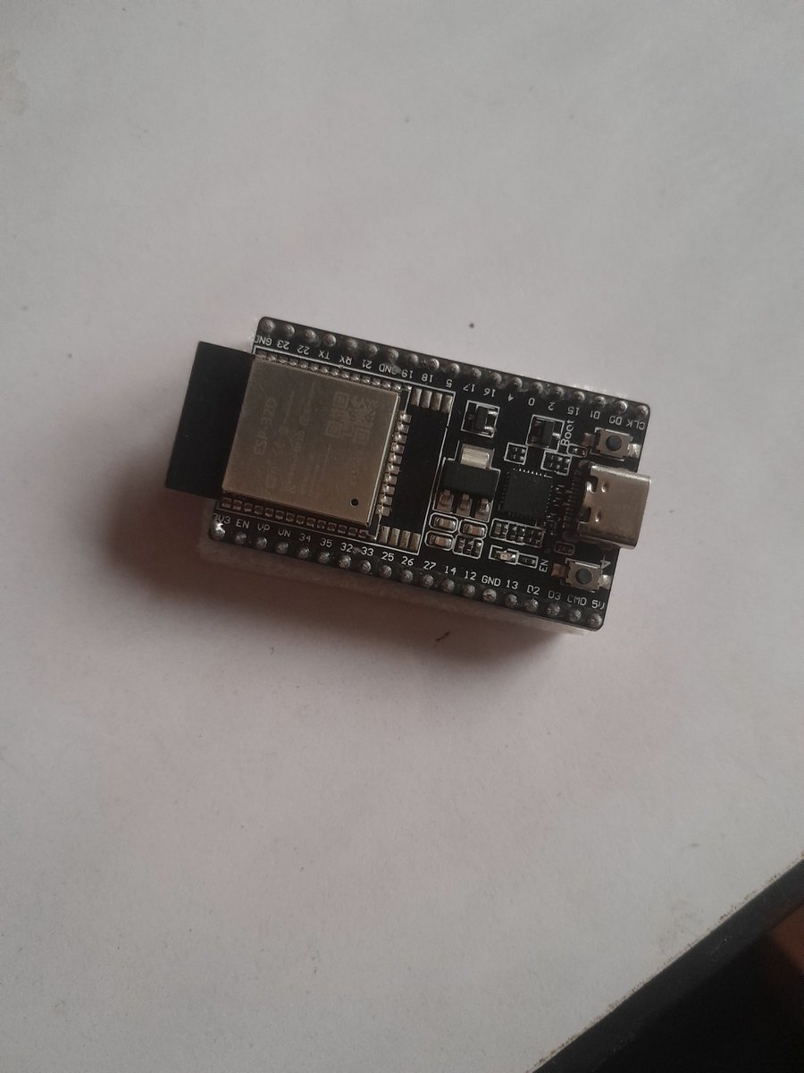 KDave📚 tweet media