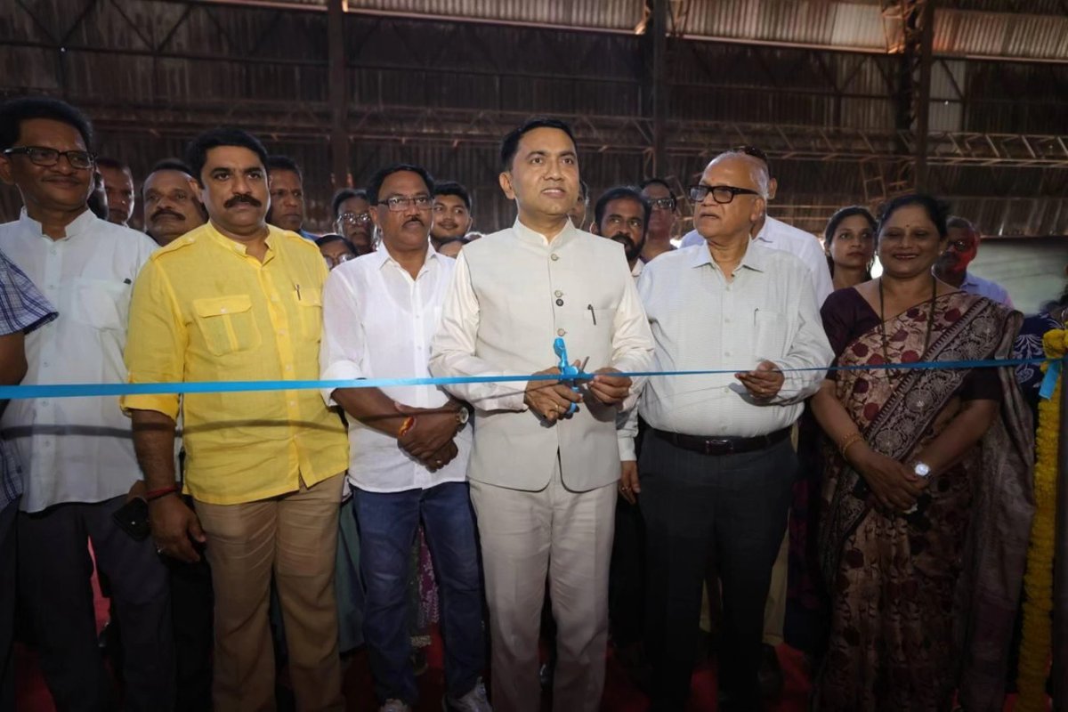 BJP4Madgao's tweet image. Hon’ble Chief Minister @DrPramodPSawant Ji inaugurated a 10 TPD gasification-based waste treatment plant at Sonsodo, #Margao. The plant uses gasification and pyrolysis technology to process waste in a scientific and eco-friendly manner, helping reduce landfill use. 
#SwachhBharat