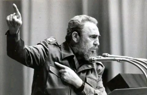 #FidelPorSiempre seguirá siento el líder indiscutible de la Revolución Cubana, dejó una huella profunda en la historia de Cuba y del mundo. Su visión de justicia social, soberanía y resistencia sigue inspirando a generaciones.