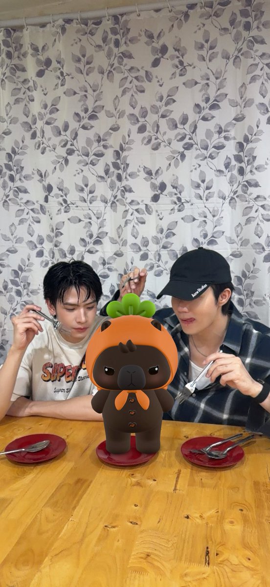 พาจุ๊กกรู๊มากินข้าวกับลุงซีกับน้าเต้ครั้งแรกและน่าจะเป็นครั้งสุดท้าย5555555 #JookKroo