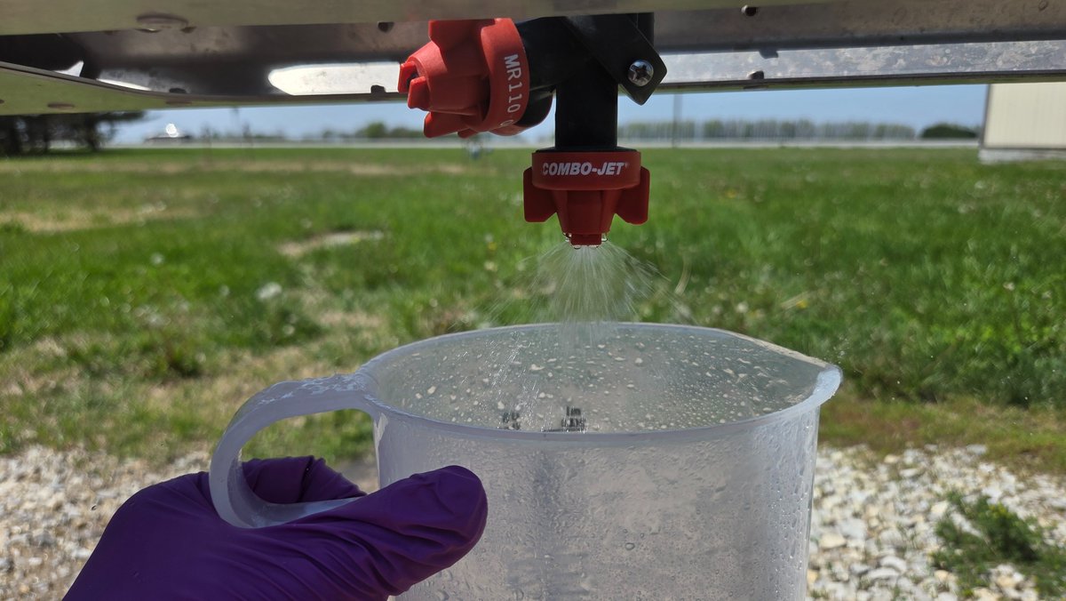 PUweeds's tweet photo. 🎶Calibrate, good times, c'mon!🎶 Calibration is important for all sprayers, even those that are flow controlled. Rather than adjusting pressure or speed though, we need to change the flow meter calibration number directly (pictured) or by entering measured output. #PUweeds https://t.co/v96iBxOzpd
