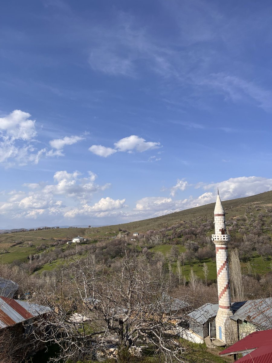 Nazl1Demiroglu's tweet photo. köy aesthetic https://t.co/mvqPoTUfL1