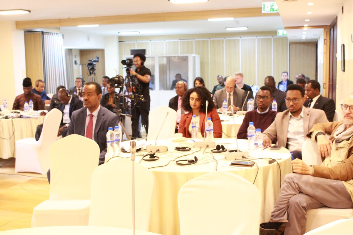 issafrica's tweet photo. How can #Africa bridge the gap between its peace and security norms and reality on the ground?

Experts at an ISS &amp; @NeTT4Peace seminar in Addis Ababa on 22 April explored why foundational AU principles are under pressure - and how to make them fit for modern conflicts 🧵👇 https://t.co/bmV54fjw7L