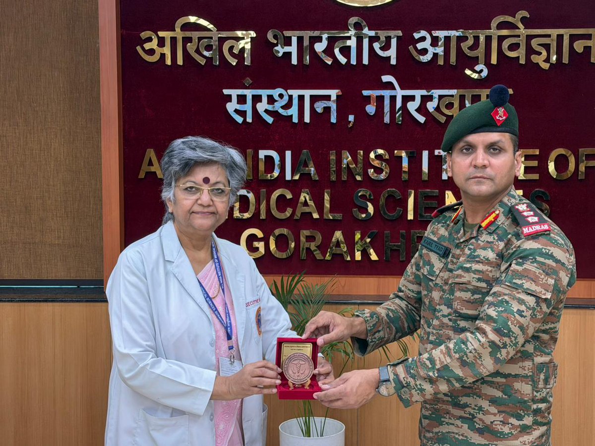 aiims_gkp's tweet photo. A new MoU was signed between ECHS & AIIMS Gorakhpur to ensure continuity of services. Maj Gen (Dr) Vibha Dutta, SM, Executive Director & CEO, and Regional Director Col Kabul Tyagi signed the MoU. Col Tyagi & OIC Lt Col Devender Tiwari also visited the OPD ECHS counter. Key issues on care & claim settlement were discussed.  @JPNadda @myogiadityanath @MoHFW_INDIA @ravikishann @CMOfficeUP @DrHeman26245445 @mpprataprao @AnupriyaSPatel