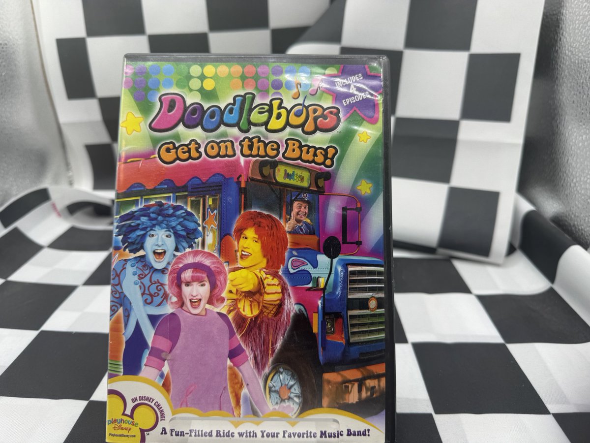 WilliamJGraham's tweet image. Check out Doodlebops - Get On the Bus (DVD, 2007) ebay.us/m/S3bu3g #eBay via @eBay 
"Doodlebops - Get On the Bus" is a children's and family TV series produced by Disney in 2007. The DVD features live-action and musical elements, with English subtitles available. The