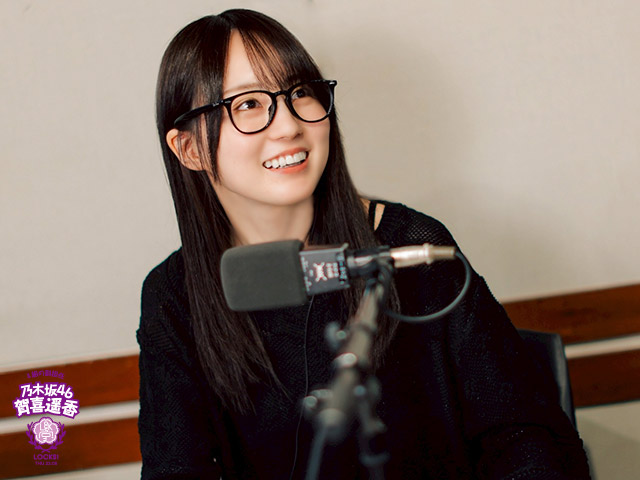 sol_info's tweet photo. 生徒のみんなへꉂꉂ📣

このポストを引用して
【賀喜遥香先生のかき紹介】をお願いします🫰🏻

「遥香先生ってこんな人です！」
「遥香先生の魅力はこんなところです！」
などを書いてポストしてください🙋🏻‍♂️🙋🏻‍♀️

その際は…
#スクールオブロック #乃木坂LOCKS
2つのハッシュタグを付けるのをお忘れなく✏️

抽選でこの激レア賀喜遥香キラキラステッカーを
プレゼント!!🎁

※当選者にはDMをお送りします。受信設定をお願いします💨