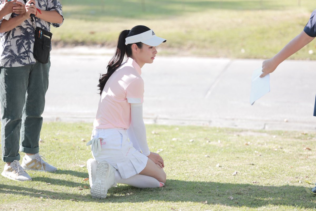 SheBee_iPr tweet media