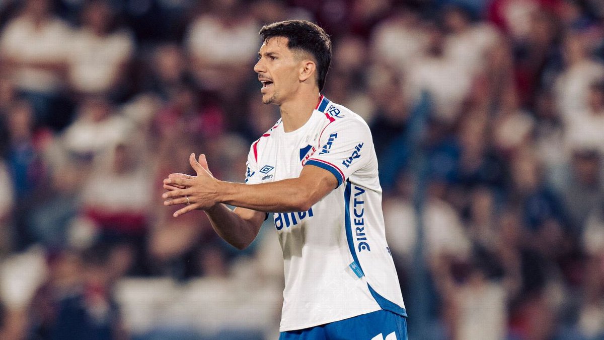 2en4dias's tweet photo. Maxi #Silvera sigue entrenando DIFERENCIADO. No estará para el fin de semana jugar frente a Danubio.
Finalmente #Gomez si está a la orden, y vuelve #Lopez https://t.co/GUnEO9VZNY