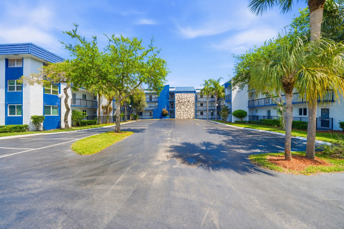 SandraRathe's tweet image. 🏡 Just Listed | Move-In Ready Condo in Margate 55+ Community! 🏡
✨ Well-maintained condo in a quiet and desirable 55+ community
✨ Move-in ready with thoughtful upgrades throughout
✨ Brand-new Rheem HVAC (March 2026) for peace of mind

#SandraRatheTeam #Margate #JustListed
