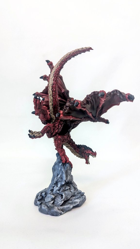 #ドラゴンの日 
これは塗っててめちゃくちゃ楽しいミニチュアでしたわね