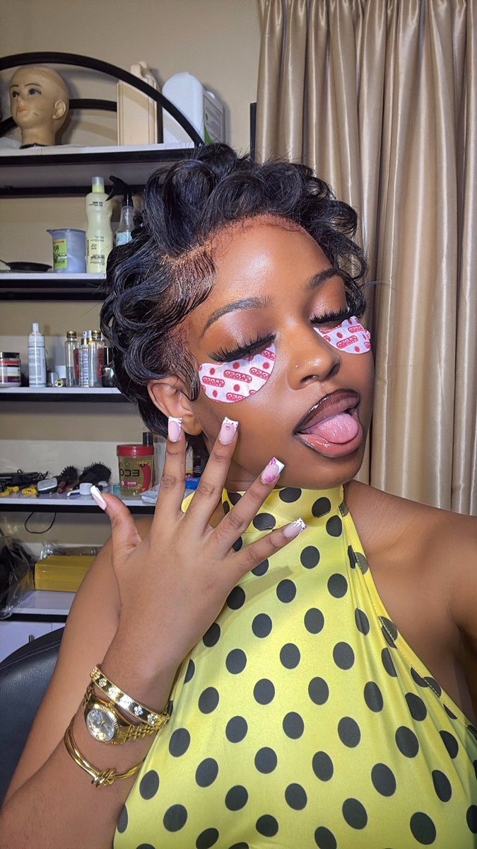 AnnabelAjose's tweet photo. T for Temidayo💕 https://t.co/k0UoRcqcHx