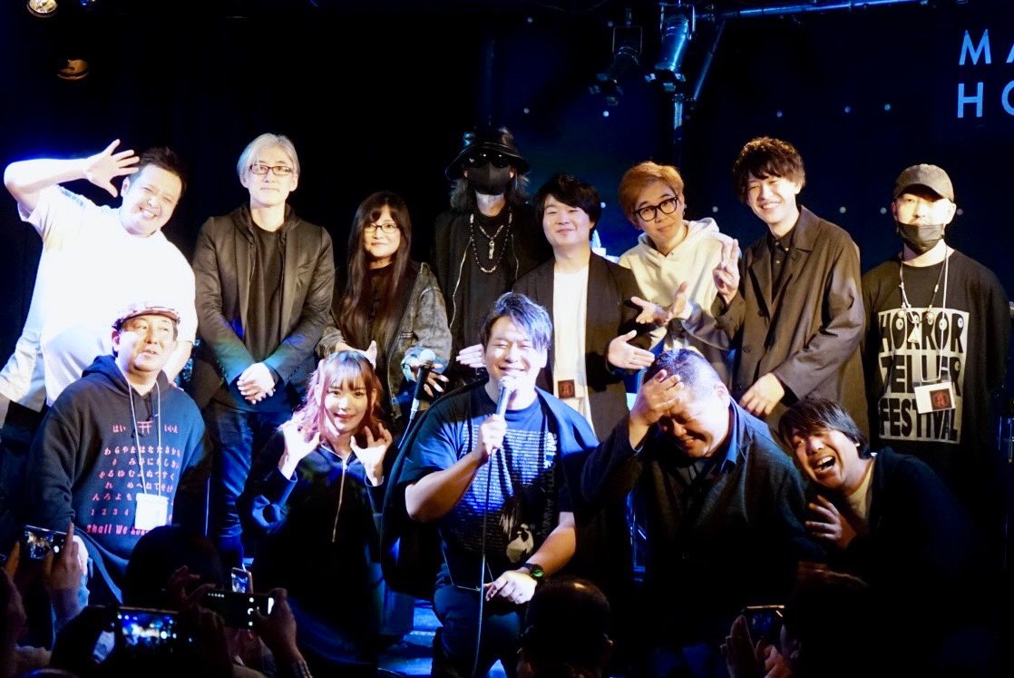 arigato_ami's tweet photo. aMI 20th ANNIVERSARY YEAR LAST LIVE
たっぷりソロは怪談好きが唸るであろうとニヤニヤしながら選んだ怪談たちを披露！
駆けつけくれた凄い沢山の怪談テラー達が珠玉の怪談ばかりを連発してくださり、
たっぷり18話も！面白かったー！
.
(配信コチラ！ぜひ！https://t.co/kgvcIBpWrP)
みなさんのおかげです。
本当にありがとうございました！！
.
怪談最高！！
.
#響洋平 #星野しづく #敬志 #優月心菜
#一条ま〜太郎 #佐伯つばさ #吉乃くくる
#ホームタウン(#怪談ガタリー) #雄一
#霊感レンタルおやじ #有野優樹 #悠遠かなた
.
そして、スケジュールかぶりで来れなかったけど気にかけてくださったり連絡くださった怪談テラーさんたちもありがとうございました！お仕事前に差し入れもって来てくれた #宮平直樹 さんもありがとうございました！