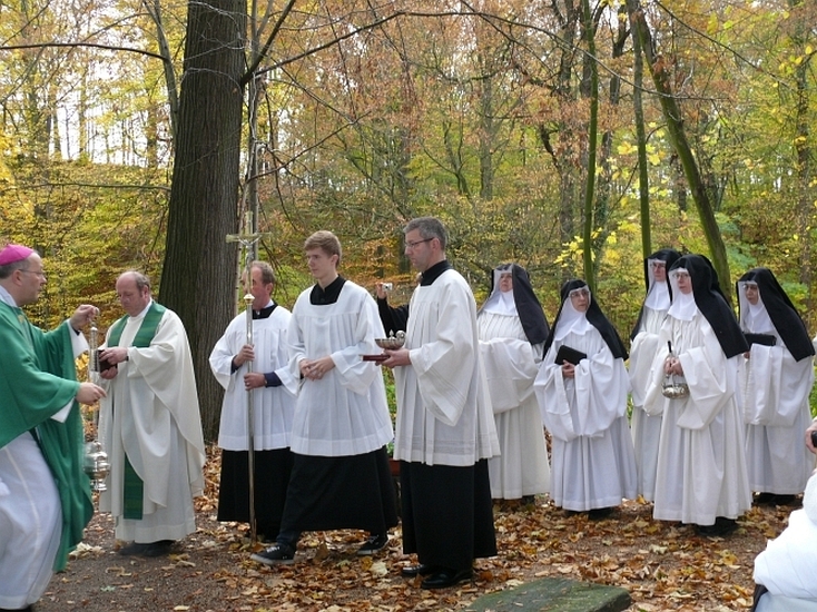 KlosterStMarien's tweet photo. unsere Gemeinschaft im #Kloster:
Wir erfahren unsere Gemeinschaft als notwendige und bereichernde Ergänzung. Sie ist ein Bewährungsfeld für das, was im Dialog mit Gott erfahren wird. 
LINK: >>> https://t.co/kJYFQGeChW
 
#berufen sein - zum Leben in einer #Ordensgemeinschaft https://t.co/HBQGjaX59d