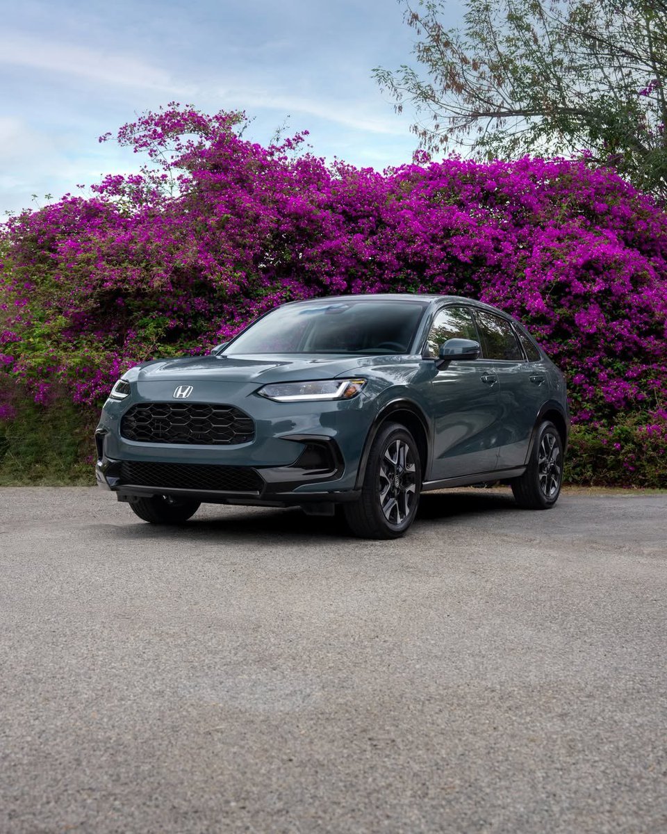 EarnhardtAuto's tweet photo. The Honda HR-V brings 158 hp, a bold 9" touchscreen, wireless Apple CarPlay, and available AWD to handle whatever your day throws at you.

Find yours at Earnhardt Honda or explore more at https://t.co/rrhXn5FzQF!

#HondaHRV #HRV #HondaSUV https://t.co/1uobhnA3ku