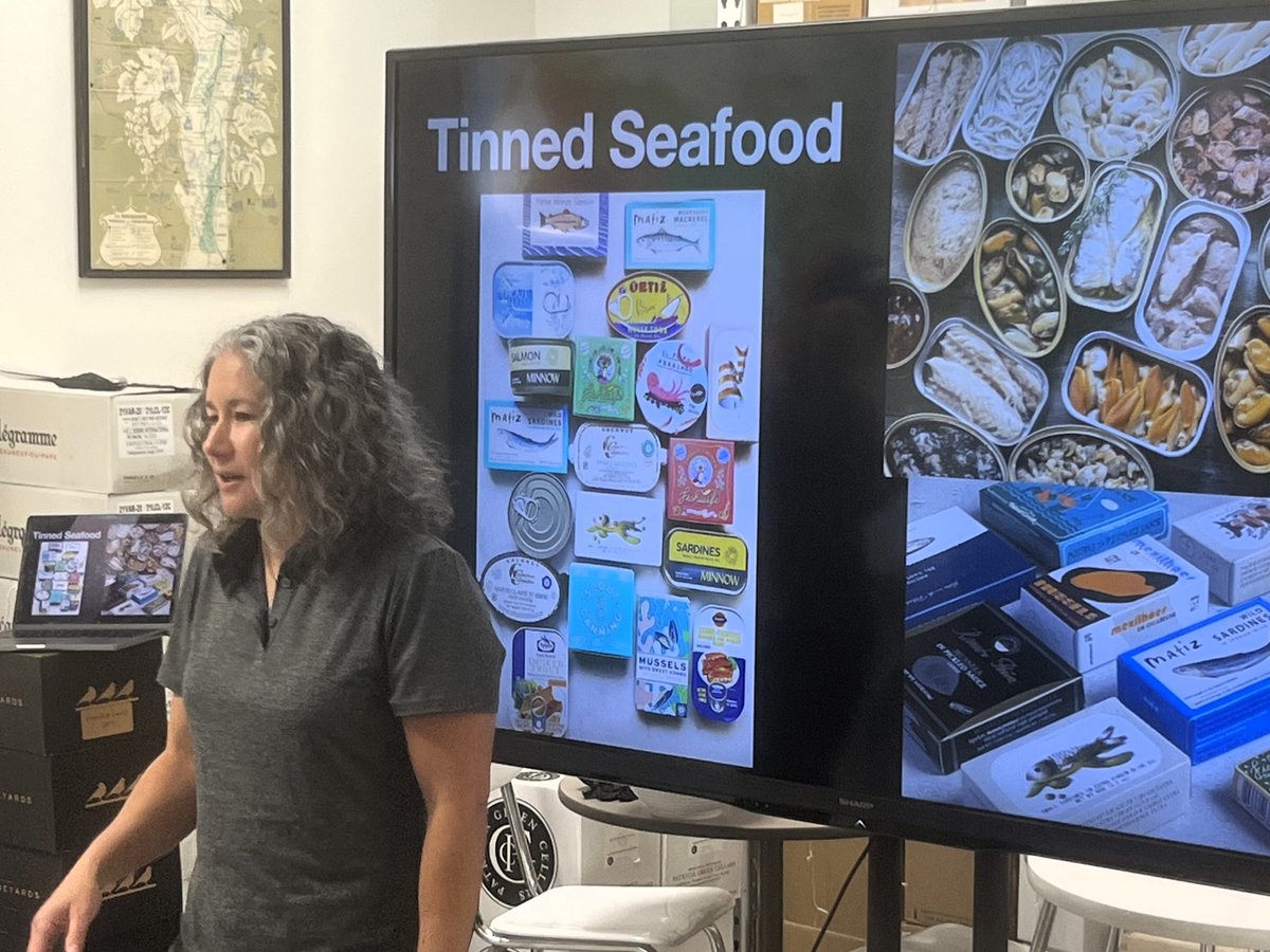 sustainbiomtrls's tweet image. Wine Lab owner, Katie Pritchard, welcomed the Packaging and Culture class for a hands-on, curated, tinned seafood tasting. Students explored the varying packages - not just for shelf life, but as culinary identities! Learning never tasted so good!

#VT #SBIO #PackagingAndCulture
