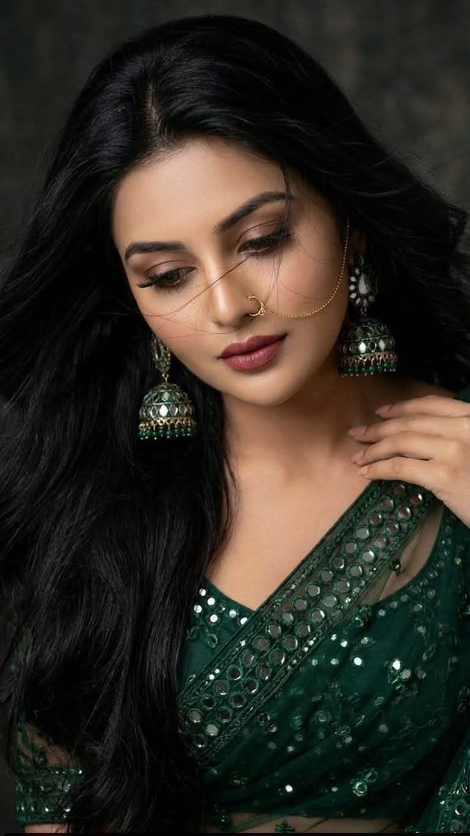ali_shabeena007's tweet photo. कौन खरीदेगा तेरी आंख से रुखसार का आंसू
 वो जो दर्द का ताजिर था मोहब्बत छोड़ दी उसनें  !!💔

@ali_shabeena007 ✍️💔
#MlvsCSK https://t.co/ouEUMLJTPK