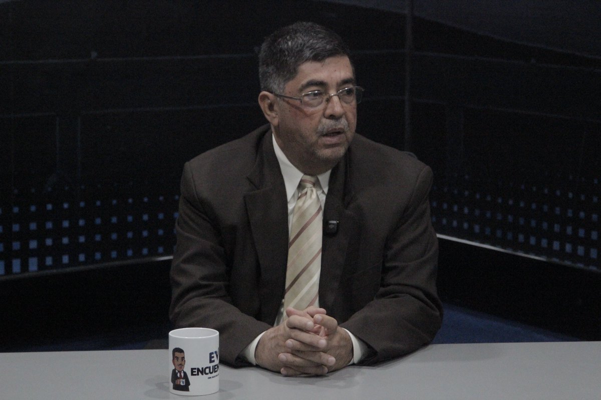 #EncuentroTV| “Lo único que está ocurriendo en el país es mantener en la cárcel al mayor número de salvadoreños detenidos, independientemente si son inocentes o culpables”, Henri Fino, Abogado.
