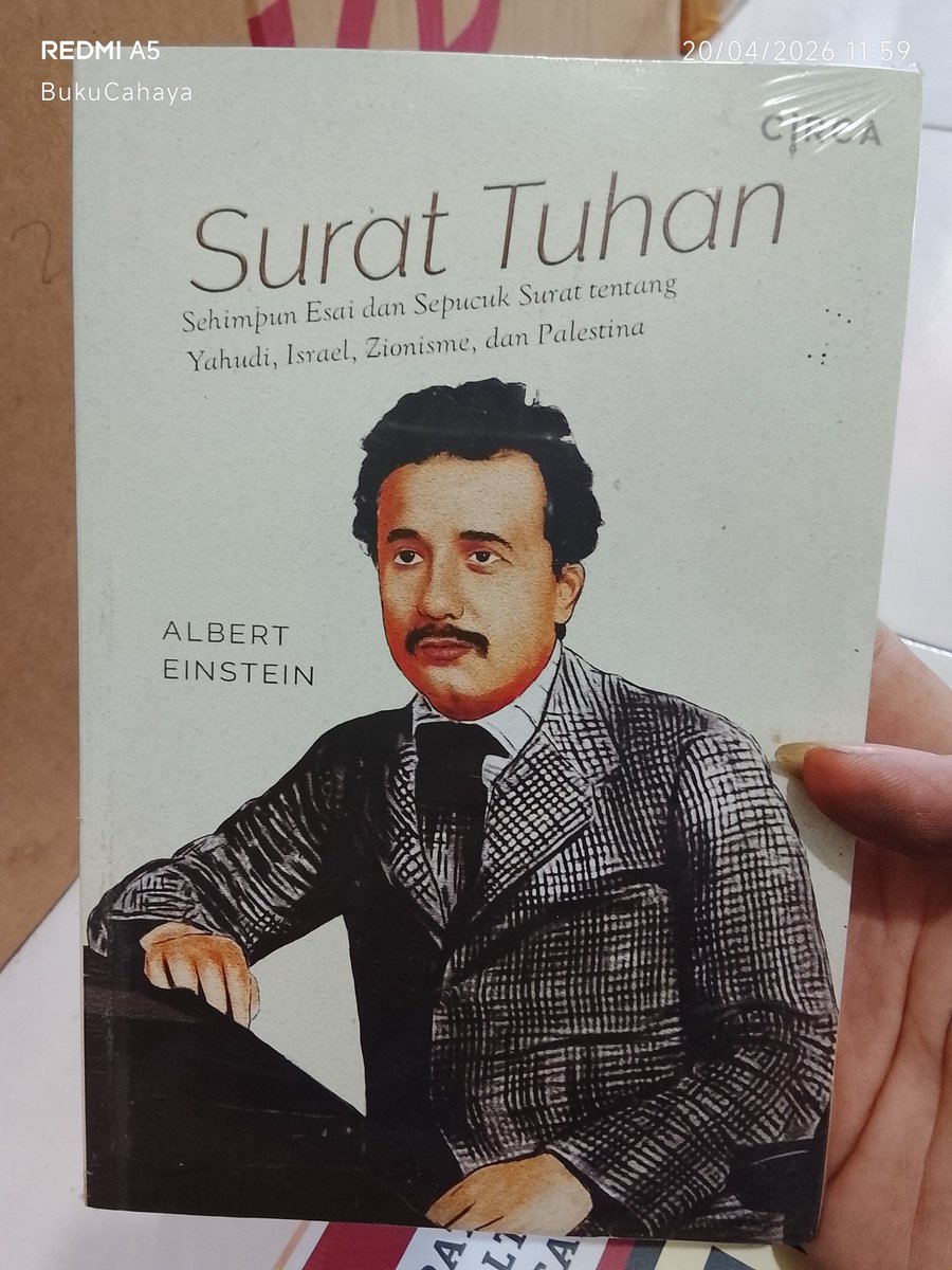CahayaBookstore's tweet image. SURAT TUHAN
Sehimpun Esai dan Sepucuk Surat tentang Yahudi, Israel, Zionisme dan Palestina

Albert Einstein
Circa, : 2021, 
xi+156 hlm, (150 gram)
segel - original

 59.000 saja

#bukucahaya 👈klik utk buku lain
wa:0813-5995-4266

#AlbertEinstein #einstein #SuratTuhan #Circa
