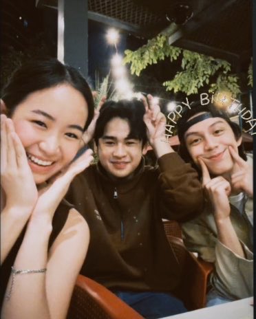 kryzrei_'s tweet image. like gets nyo ba ak??? mga ships na lagi nilalayag sa live at hindi gaano pwede banggitin kasi matitimbog sila 😭🤚🏻