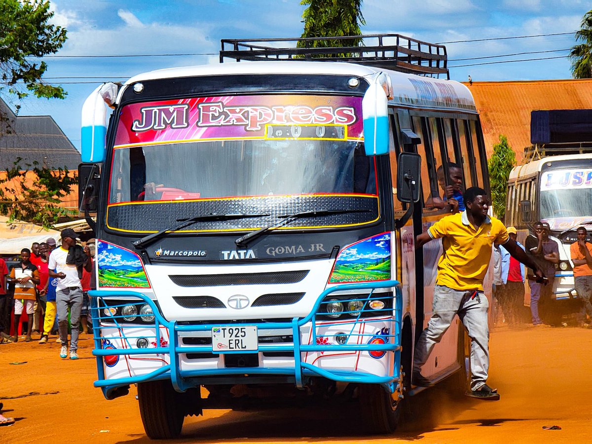 TBoundBuses's tweet photo. Mapokezi ya basi jipya la #JMexpress
Leo hi hapa #KidimbwiBusTerminal, Geita
#TataNesheni
@Gomajr41 📸 https://t.co/FLqdWsd3ju