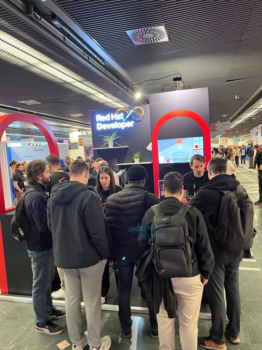 RedHatFrance's tweet image. En direct de #DevoxxFrance 🇫🇷

Nos experts vous accueillent sur le stand Red Hat pour échanger autour du cloud hybride, OpenShift, Quarkus, RHEL &amp;amp; Ansible.

Merci à tous pour vos échanges 🙌

📸 Aperçu en images 👇
Venez nous voir !

#RedHat #OpenSource #Kubernetes