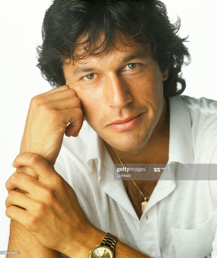 خوشبو کے جزیروں سے ستاروں کی حدوں تک 
اس شہر میں سب کچھ ہے ، بس اک تیری کمی ہے

#خان_سےغداری_نامنظور 
#خان_کا_قرض_مزاحمت_فرض