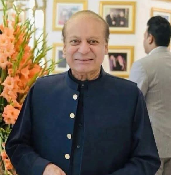 Ziao_1's tweet image. بخت کے تخت سے یک لخت اُتارا ہوا شخص
تم نے دیکھا ہے یاسمین راشد سے ہارا ہوا شخص.🖐️
#PMLN