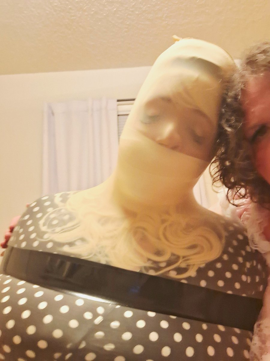 SissyBunnii🏳️‍⚧️🐇👠🔑 tweet media