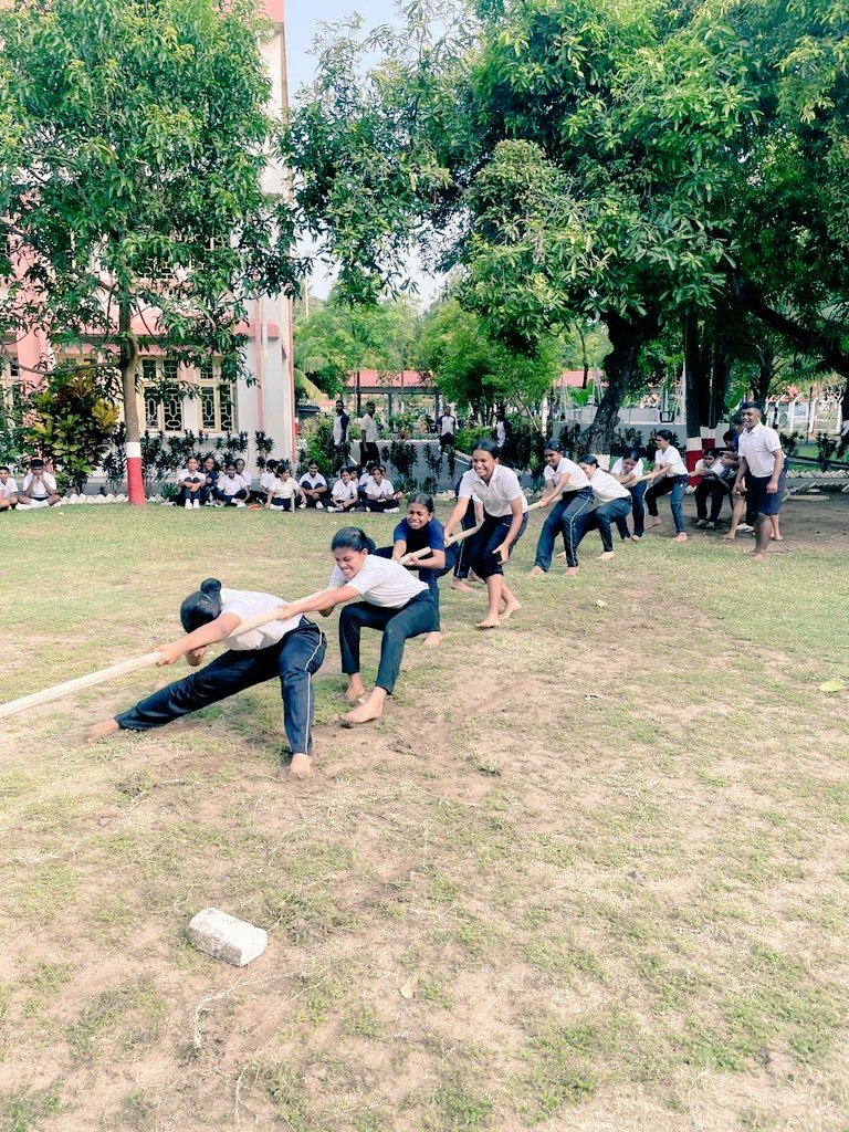 IN_HQSNC's tweet photo. #SeaCadetsCorps- Annual Training Camp 

When the going gets tough, the tough gets going !

With determination and zeal, Sea Cadets push their limits together 💪— from PT at dawn to Parade Drills.
Aspiring seafarers 🌊 and leaders of tomorrow sharpen their minds through Team Building activities and test their strength in tug of war— Forging #camaraderie along the journey.