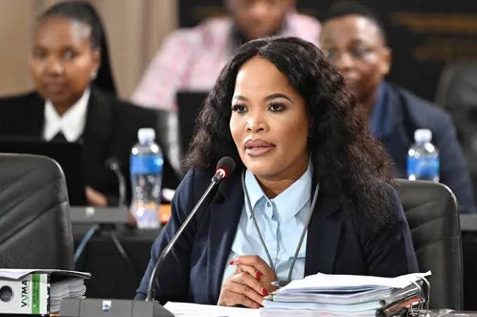 Koena_xM's tweet photo. BREAKING | President Ramaphosa has placed Gen Fannie Masemola, on precautionary suspension. 
 
Lt-Gen Puleng Dimpane will be the acting national commissioner. @Sowetan1981 https://t.co/bK3POgdJSb