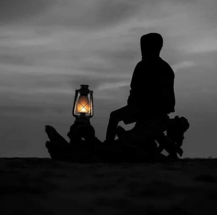 Ali_Langah_'s tweet photo. دشمن ھميشہ پنھنجن ۾ ئي پيدا ٿيندا آھن
 ڇو جو انهن کان خوشيون ۽ ڪاميابيون برداشت ناھن ٿينديون... https://t.co/0rONJwrv39