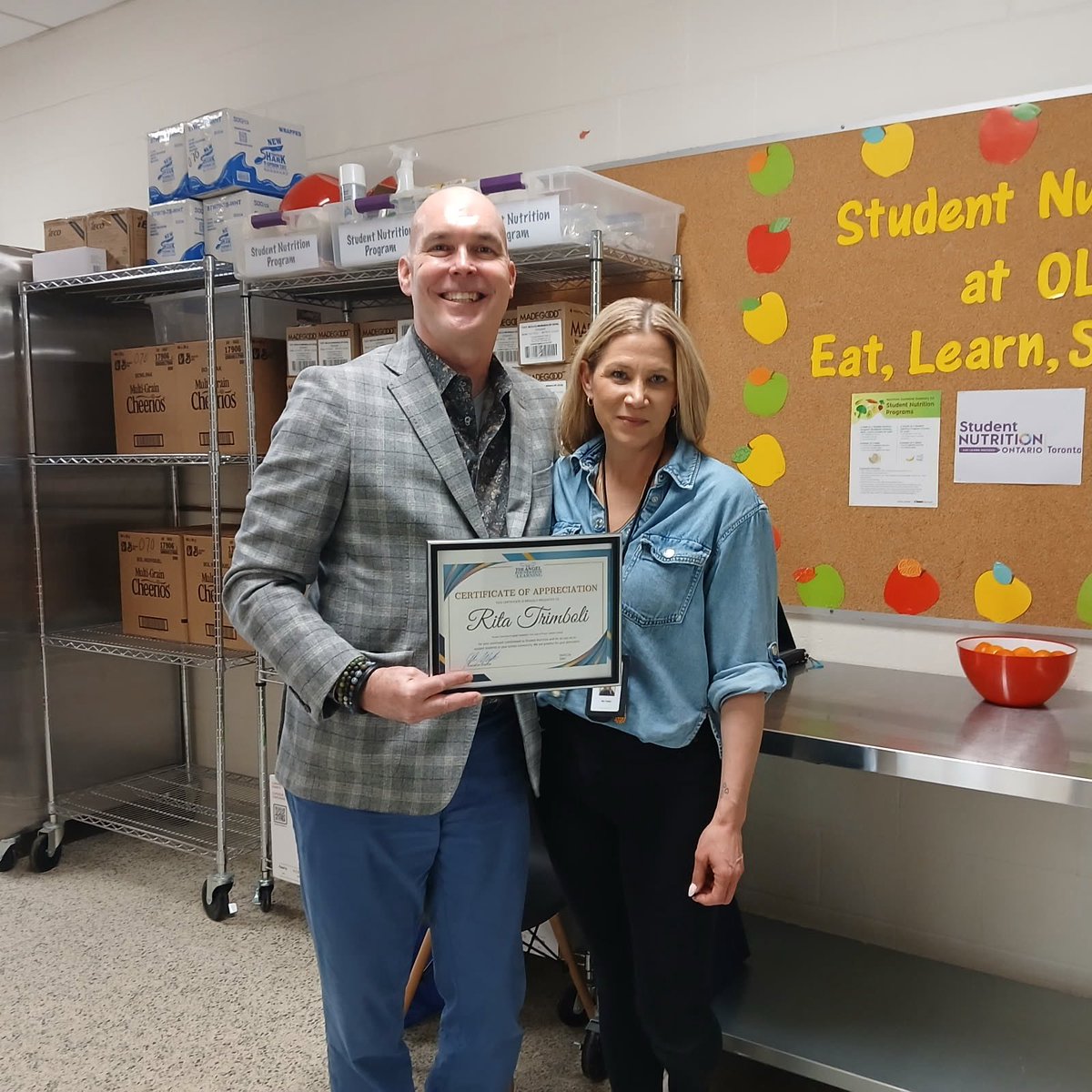AFLToronto's tweet image. As we continue national volunteer week, AFL was so pleased to visit SNP coordinator, Rita Trimboli, at Our Lady of Peace to thank her for her incredible dedication to student nutrition and #tcdsb youth 😇 Thank you for being an #angelamongus