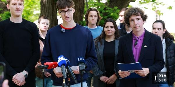 Donald Duck & Mickey Mouse tweet media