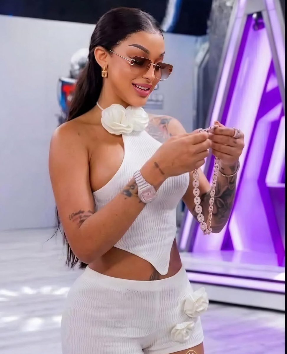 lsy •••• tweet media