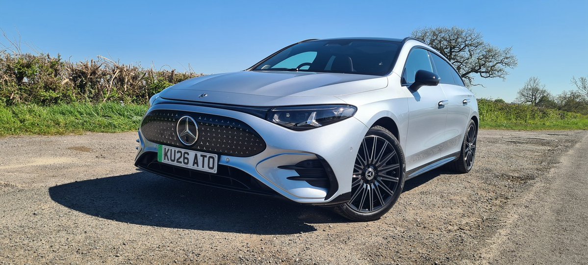 MttRbnsn's tweet image. Next up, the #Mercedes #CLA #Shooting #Brake 350 #4Matic #Electric #AMG #Line #Premium #Plus. Costs £58,915 with options, same 85.5kWh battery as #GLB but range up to 418 miles, power to 354hp so 0-62mph is five seconds dead.