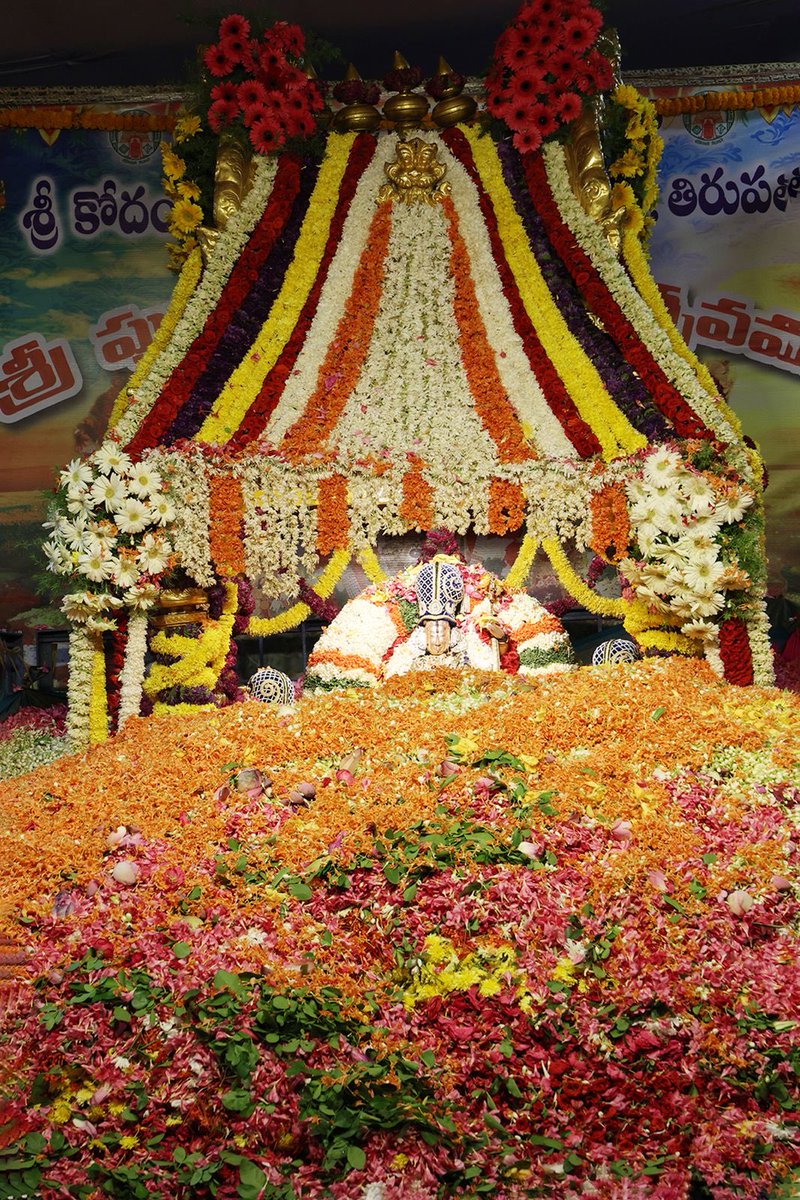 TTDevasthanams's tweet image. Divine Pushpayagam performed for dosha nivarana at Tirupati Sri Kodandarama Swamy Temple. The sacred ritual was observed with devotion, invoking peace and spiritual well-being.

#ttd #tirupati