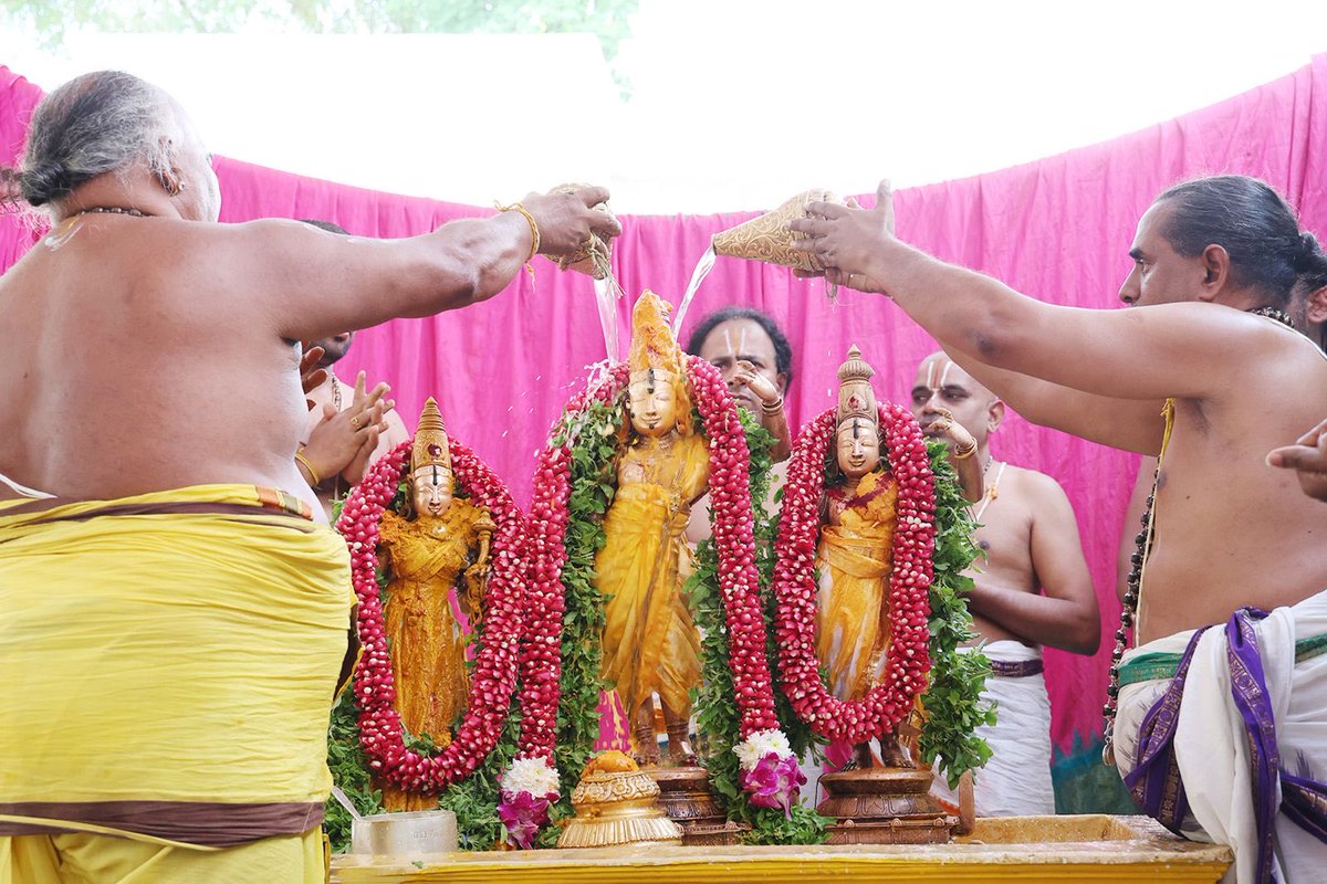 TTDevasthanams's tweet image. Divine Pushpayagam performed for dosha nivarana at Tirupati Sri Kodandarama Swamy Temple. The sacred ritual was observed with devotion, invoking peace and spiritual well-being.

#ttd #tirupati