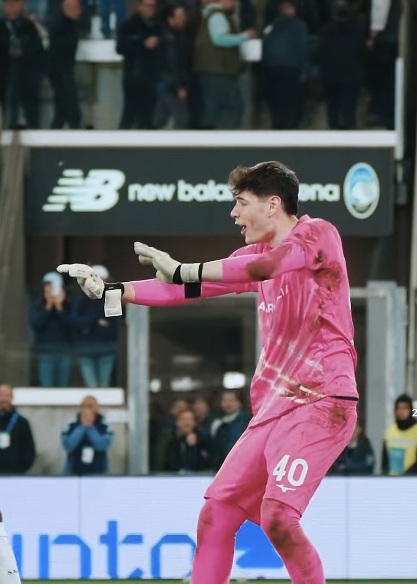 robertorao's tweet photo. Amo il momento in cui Edoardo #Motta si accorge che Dele Bashiru e altri 22 vogliono sentitamente ringraziarlo.
#AtalantaLazio
#CoppaItalia https://t.co/Y2CD3jBtY6