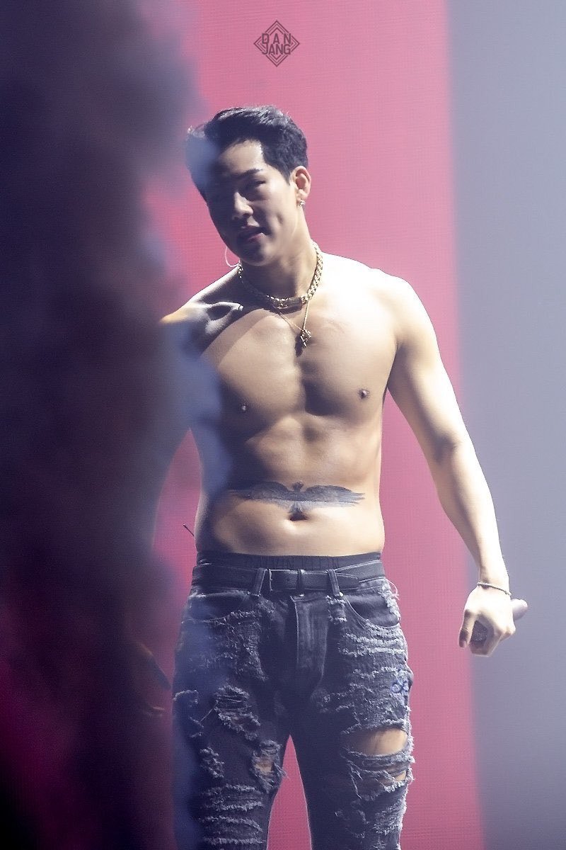 justtnoo_'s tweet photo. WAIT JOOHEON HAS A TATTOO TOO SHUT UP ??😭😭 AND THIS PICTURE?? https://t.co/T6UIQzo7aV
