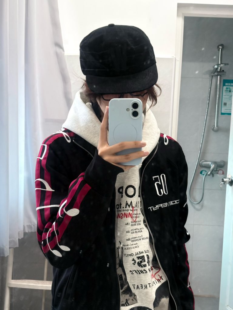 冰嘴唇. tweet media