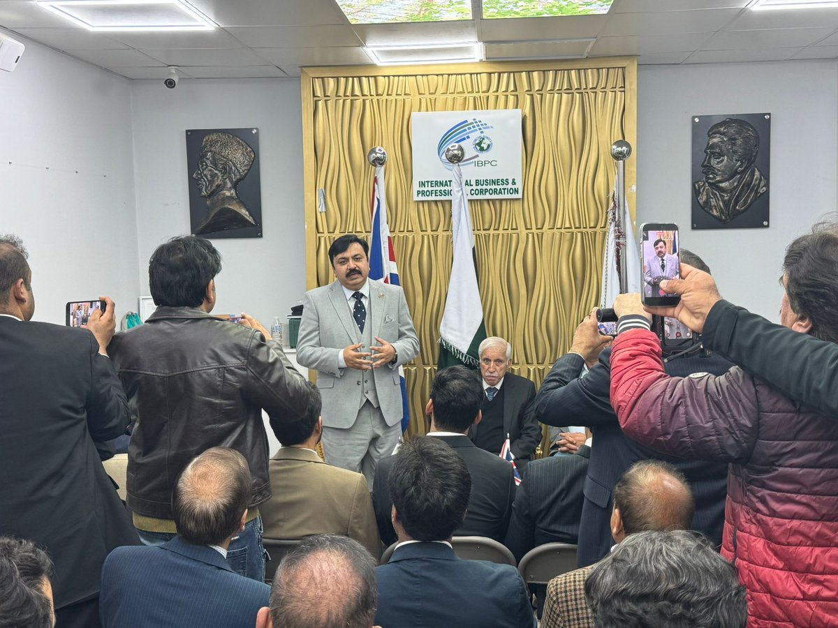 X_Facilities_G's tweet image. Honoured to meet Federal Minister Qaiser Ahmed Sheikh at IBPC and discuss IT &amp;amp; digitalisation. Grateful for the opportunity to connect with such inspiring leaders and professionals.

#IBPC #Digitalisation #GlobalBusiness #Leadership #XFacilitiesGroup #UKBusiness #PakistanBusiness