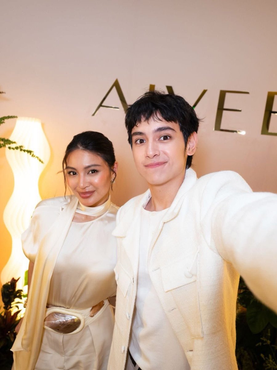 keiwaiii's tweet photo. ito na ba yung jadine?

AIVEE WELCOMES HEATH
#MoyRadiatesAtTAC https://t.co/RoI0VWMlCn