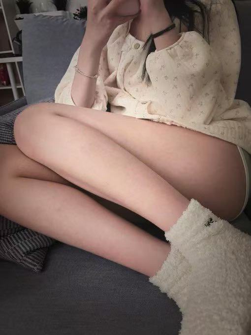 饥饿女王 tweet media