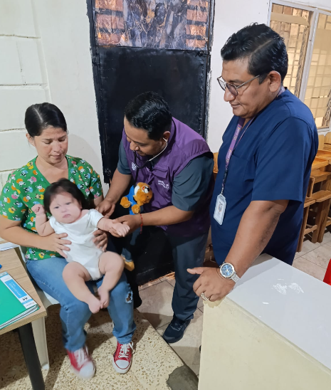 DPS_LosRios's tweet image. #Ventanas | Equipos de @Salud_Ec atienden 33 niños y niñas del Centro de Desarrollo Infantil "Gotitas de Amor", del sector Las Palmeras, en articulación con la Alcaldía local y @DHumanoEc. Esto, en el marco de la Estrategia Ecuador Libre de Desnutrición Crónica Infantil.