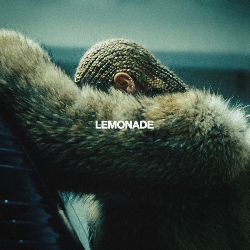 Genius's tweet image. today in 2016, beyoncé released her sixth studio album 'lemonade' 🍋

▪️ debuted at no. 1 on the billboard 200
▪️ made beyoncé the first female artist to chart 12 or more songs on the billboard hot 100 simultaneously
▪️ won best urban contemporary album and best music video at