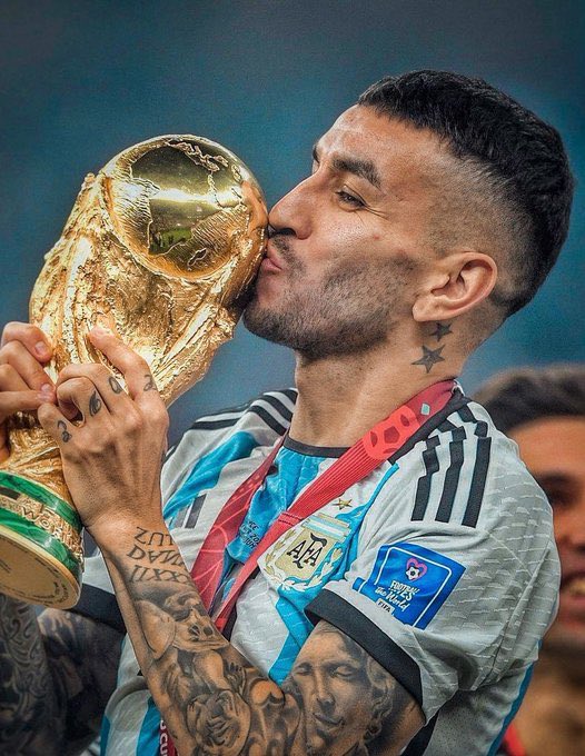 AGUSTÍN LAREDO tweet media