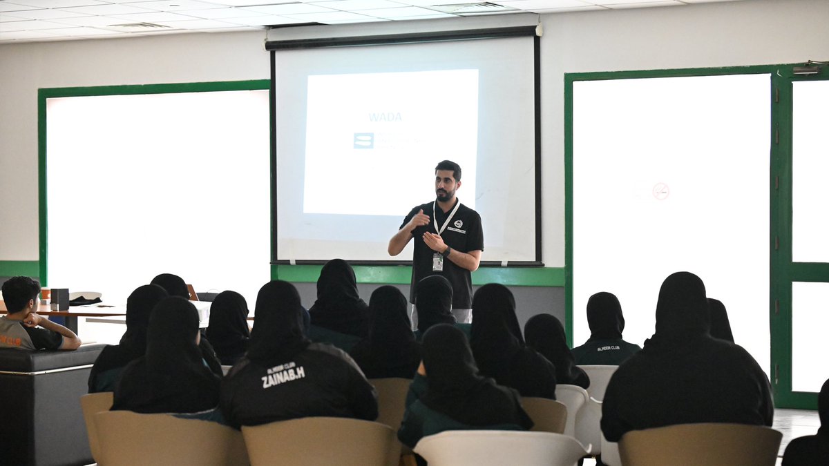 AlNoor_SC's tweet photo. 📸 | من المحاضرة التوعوية عن مخاطر المنشطات وأثرها على صحة ومستقبل الرياضي والتي تقام الآن على صالة #نادي_النور بالتعاون مع @Saudi_Nado 

🖤💚🧡 https://t.co/bvLYovl22i