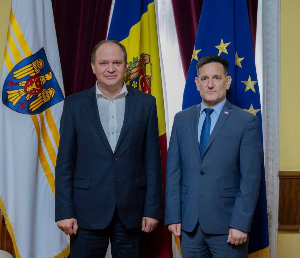 IonCeban16's tweet photo. Today I met with Nick Pietrowicz, Chargé d’Affaires at the U.S. Embassy to Moldova. We discussed strengthening our cooperation, ongoing projects, and opportunities for development. I expressed my gratitude to 🇺🇸 for support in implementation of several projects in Moldova. https://t.co/S1ETCtotvY