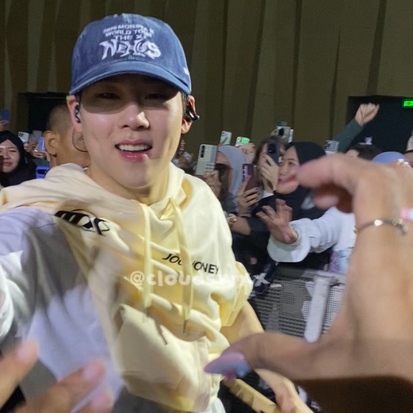 ɳαყ⭑.ᐟ tweet media